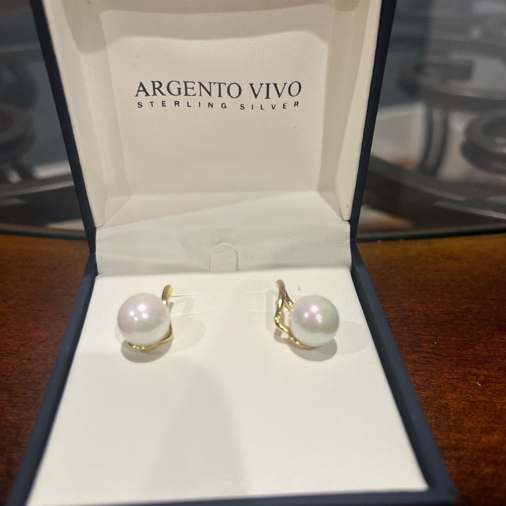 Vintage Gorgeous‎ Argento Vivo Sterling Silver Earrings, Gold color with pearls.